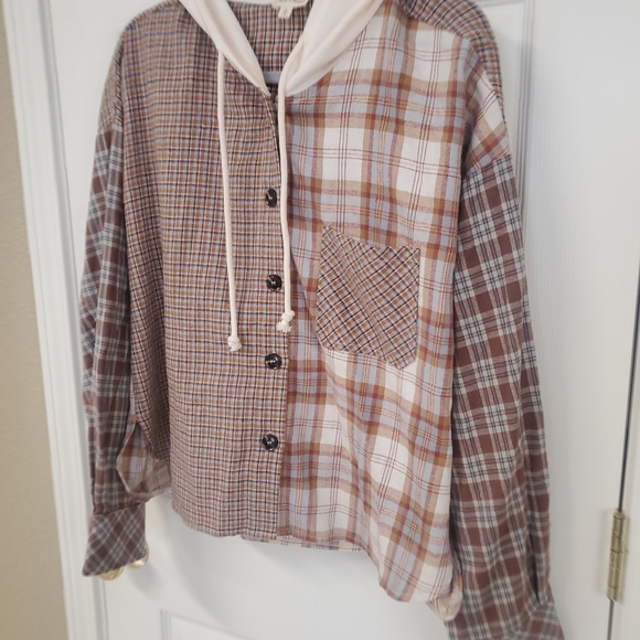Hem & Thread Flannel - Picture 4 of 13